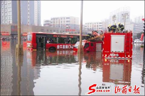 山西现持续大范围降雨 受灾人口达5.4万人