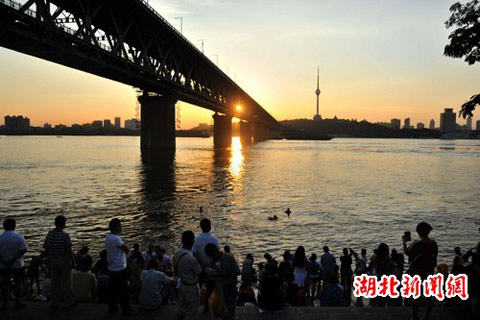 ������ˮ������롰���ȡ� �����߱�ԡ��