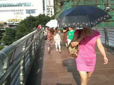 重庆入汛平均温创历史新高 高温津贴标准降至35℃