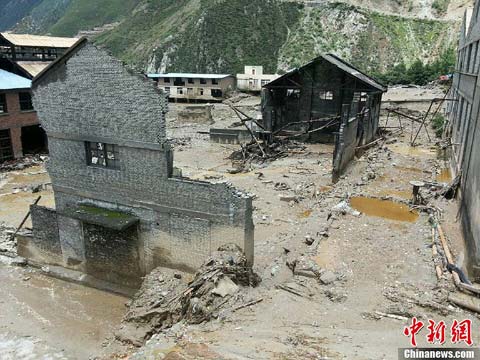 强降雨致四川209万人受灾 31人遇难