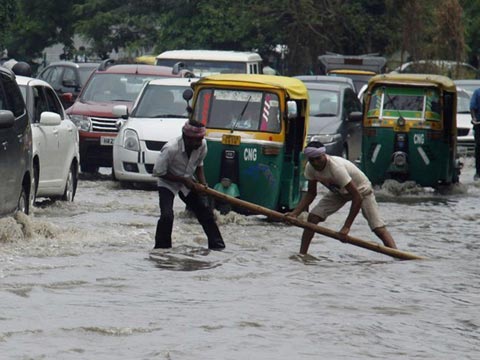 ӡ�ȶ���Ⱪ��Ϯ��������ˮ ����������Ӱ��