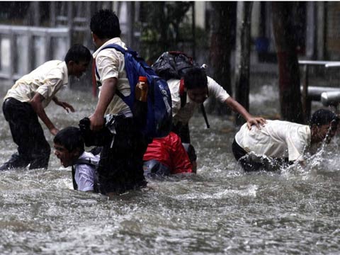 ӡ�ȶ���Ⱪ��Ϯ��������ˮ ����������Ӱ��