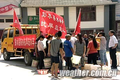 高温少雨持续袭击重庆 16万人受旱3万余人饮水困难