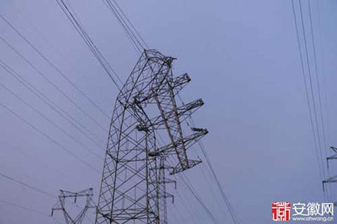 十级狂风携暴雨突袭合肥 城区大面积长时间停电