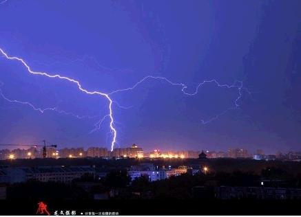 夏雷夜半惊京城 今晚雷雨将再现