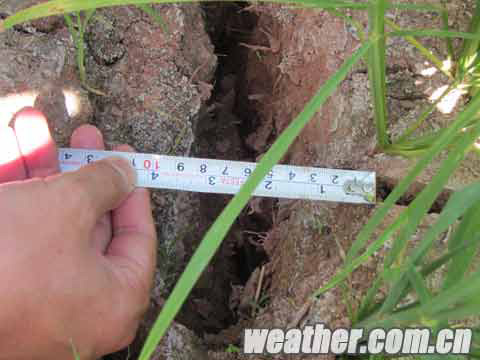 江西萍乡市旱情严重 居民用水仅靠车送