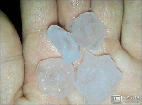 狂风暴雨波及河南大部38万人受灾 冰雹犹如鸡蛋大