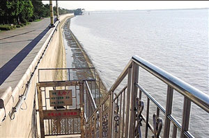 全国40℃高温区域浙江卫冕称王 一天蒸发5个西湖