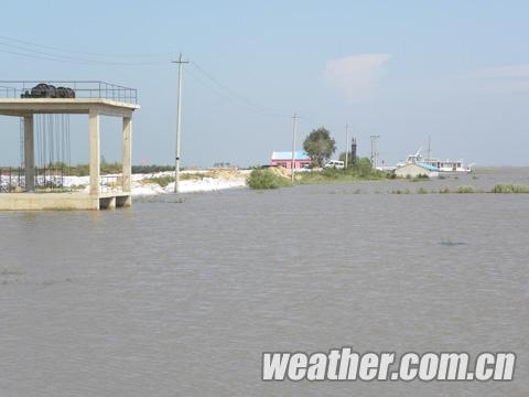 吉林暴雨致汛情不断变化 嫩江洮儿河汛情严峻