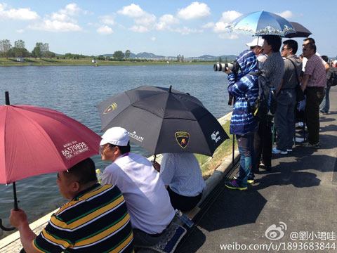 晴日下赛艇冠军争霸