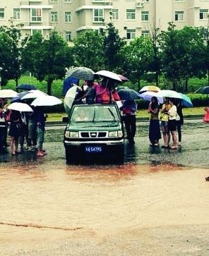 Ͼӭ9׳е ·ˮ˾Сɡ 