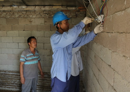 “羊倌”冯春浙电网升级路上的致富梦2