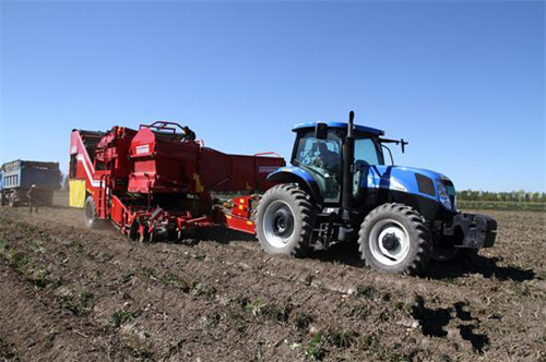 新疆兵团七十五团首次全部实行亩利润1000元1万亩