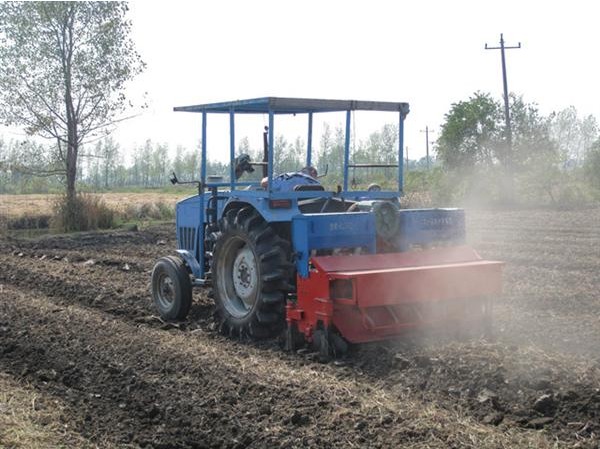 ���գ�����ũ���־�����֯ʵʩ�Ͳ˻�е������ʾ������