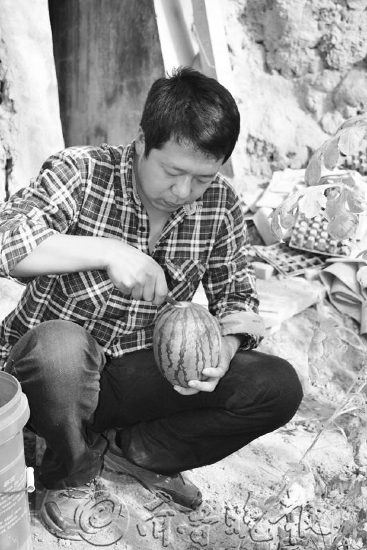 陈国梁和他的“宝贝”。