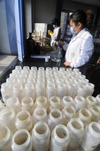 2��17�գ�������ʡĵ������ũҵ�����ƹ���վ������ʻ������Ĺ�����Ա�ڵ����Լ���Ϊ��������������׼����