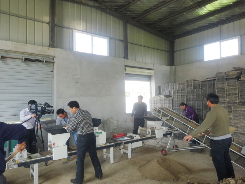 ���ջ�����ũ������Ա����ָ������������