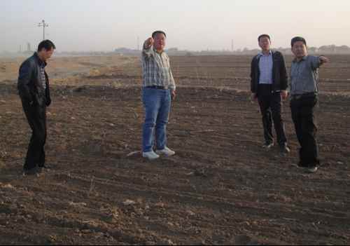 ���ɹţ���ʳ�߲�������Ŀ������ǰ����Ŀ��С���ֹ���˳�����