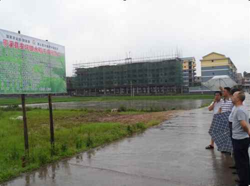 湖南怀化市农业局领导来辰溪检查指导测土配方施肥补贴项目