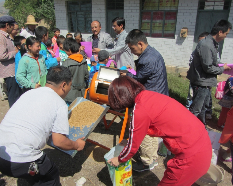 甘肃武山县农业局开展2014年秋季农资市场专项整治活动