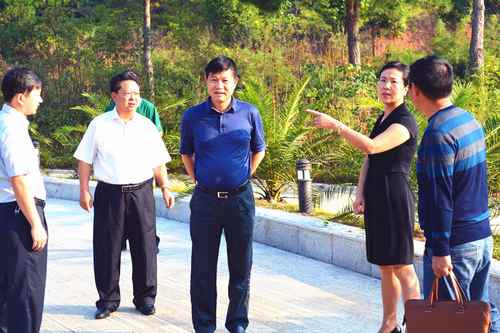 ӢУ԰֣ҶΪίǡسСң