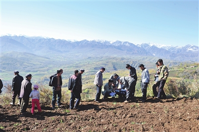 ���������ũ�����سа���ӪȨ�Ǽǰ�֤�Ե㹤��ȫ��չ��