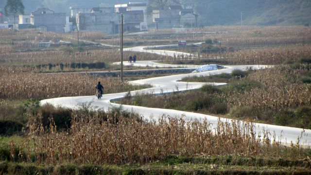 �������ظ��ִ���ɫũҵʾ�����Ĵ�ҵ�߶�����ů