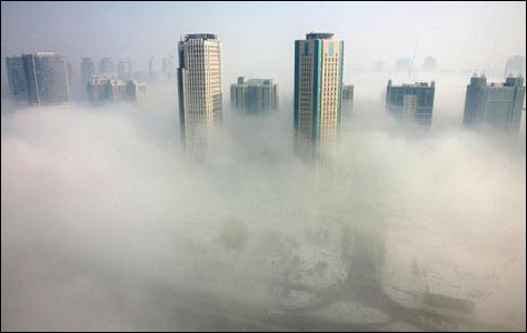 入秋首场大雾袭扰中东部交通