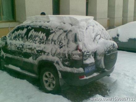 西藏那曲等地出现暴雪(组图)