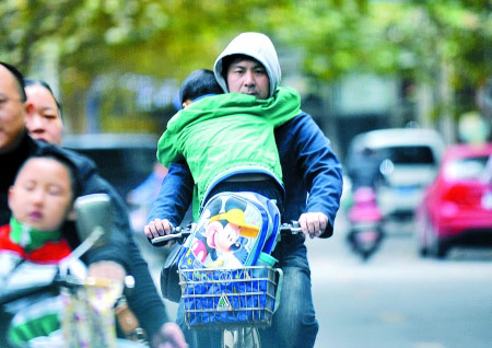 ֣�����¡�Ԫ�����ˡ� ��˪����ǰ����