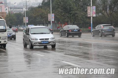 河北60县市现霜冻 今日降雨缓升温