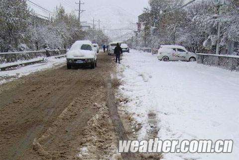 �ຣ������ҹ��ѩ ����������������ǿ��ѩ