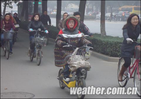 雾锁河北呼吸道疾病高发 未来三天仍有大雾