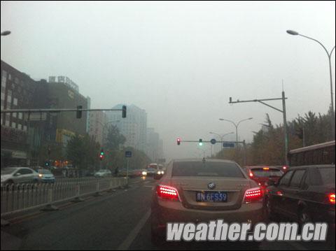 北京连续四天大雾弥漫 10月空气质量仅19天达标
