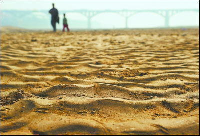 ���Ͻ�ӭ���꽵�� �潭��ɳ�νӽ���ʷ���ˮλ