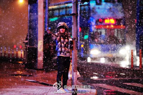 ������ҹ�ߵ���ѩ  ����ȫ���б���