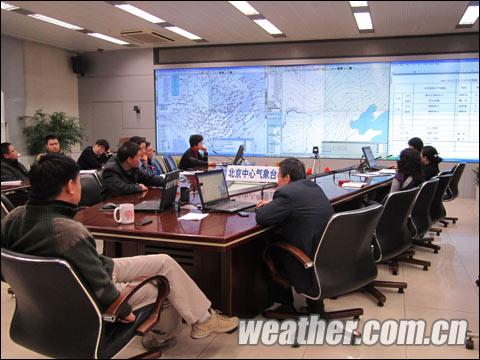 京城飘落今冬首场小雪 局地能见度不足1000米