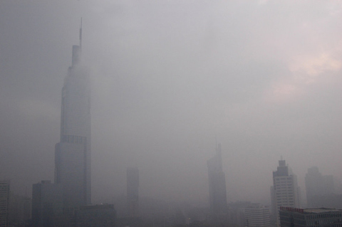 弱冷空气入侵江苏 气温下降雾霾缓解