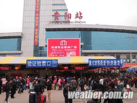 �������չ��������ÿͽ�10�� δ��һ�ܹ��ݶ���ѩ