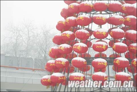 河北大部降雪 寒潮结冰大雾三预警齐发