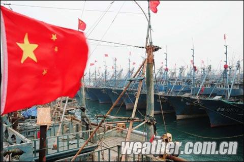 山东大风呼啸港口封港航线停运 今明天仍大风降温