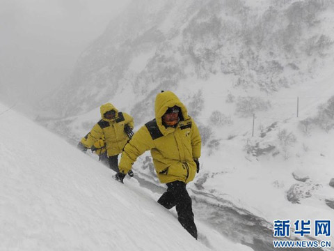 西藏阿里日喀则万人受灾 本周仍有降雪
