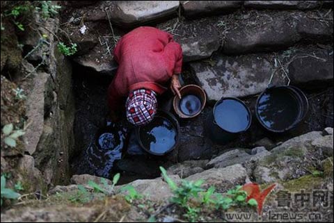 云南村民为节水卖掉牲畜 洗澡洗衣成奢望(组图)