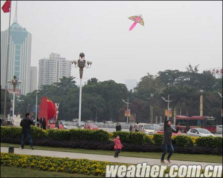 近期南宁气温起伏 多变天气难挡春意显现