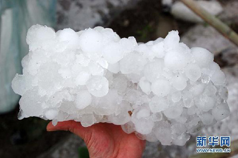 江南华南阴雨持续 局部强对流频发注意防范