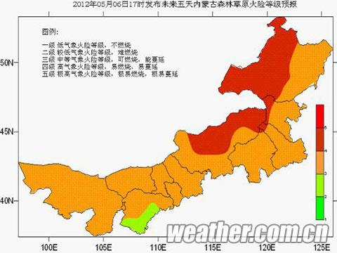 内蒙古西部遭暴雨 东部草原大火