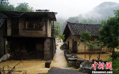 重庆酉阳普降大到暴雨 农田河堤被毁损失760万元