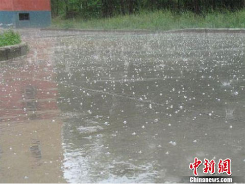 新疆巴州多地突遭冰雹袭击