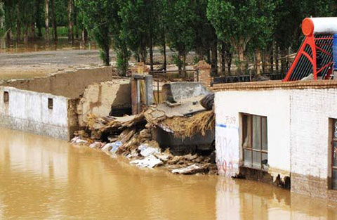 �����Ȫ��������ǿ���걩��Ϯ������ͼ��