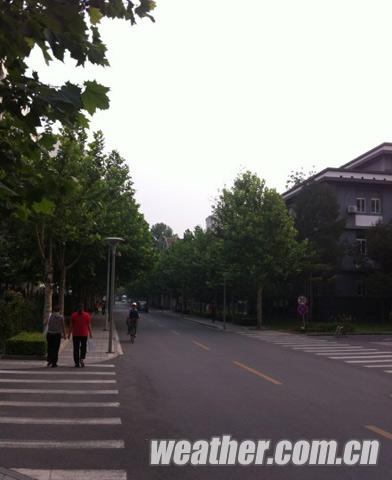 北京部分地区昨夜降雷雨 今天阴转雷阵雨需加强防范